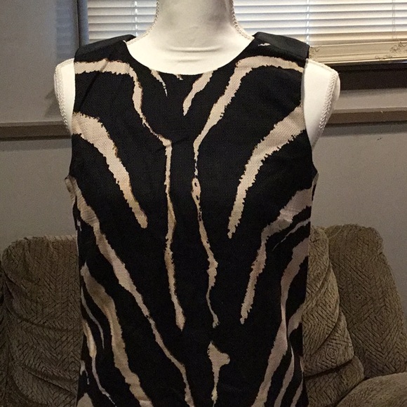 Loft Dress - Picture 2 of 8